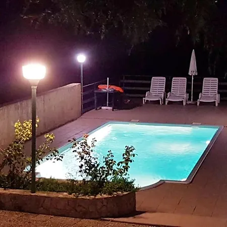 Beautiful In + Pool Villa Caccamo